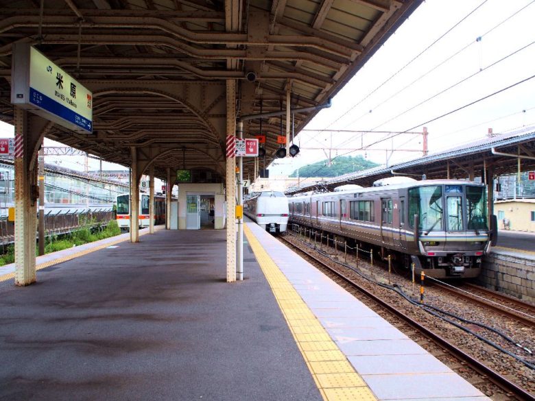 新幹線で米原駅 滋賀県 へ Jr西日本とjr東海の境界駅 駅トホ