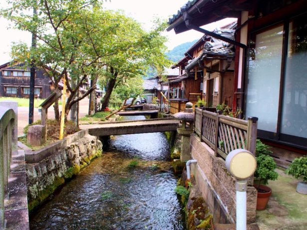 醒ケ井駅から居醒の清水・加茂神社へ。水と緑が織りなす癒しの風景