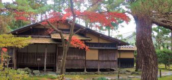 紅葉が見頃の清水園の庭園（11月訪問）-新潟県・新発田駅から歩く